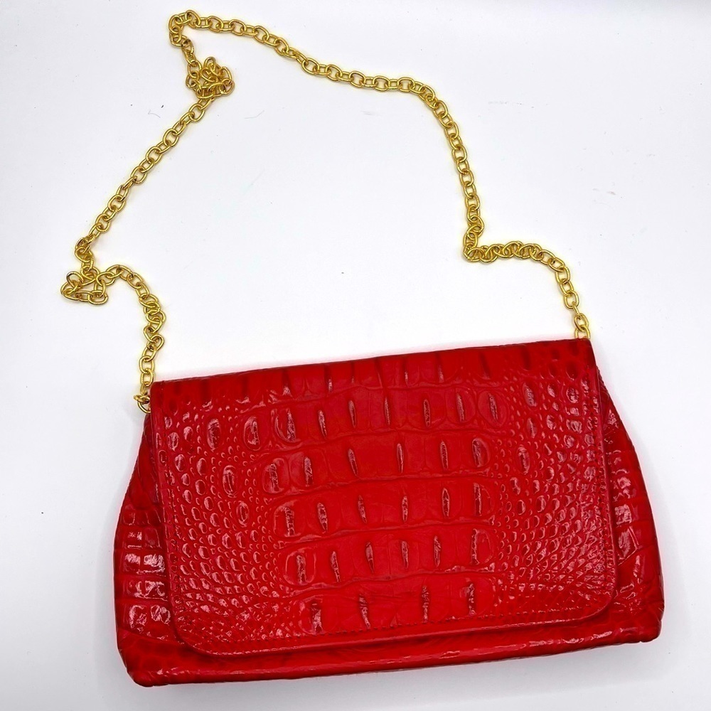 Kemestry | red gator clutch